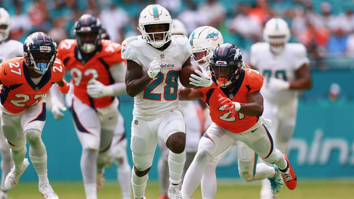 Miami Dolphins running back De'Von Achane's best plays in 120-yard game