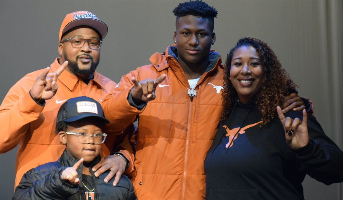 Five-star linebacker Anthony Hill ready to go to work in Austin - Vimarsana News
