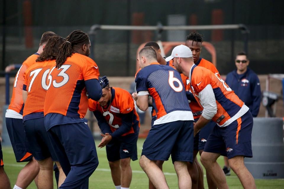 Broncos Country waits anxiously for extent of Garett Bolles' injury as  reports vary - Mile High Sports