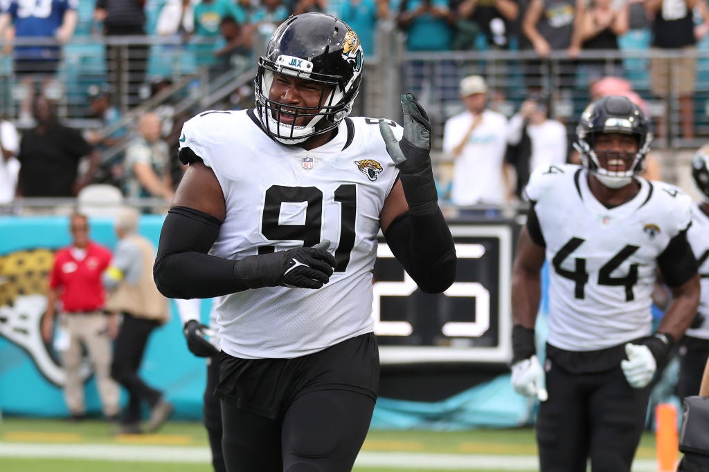 Jacksonville Jaguars defensive end Dawuane Smoot (91) works