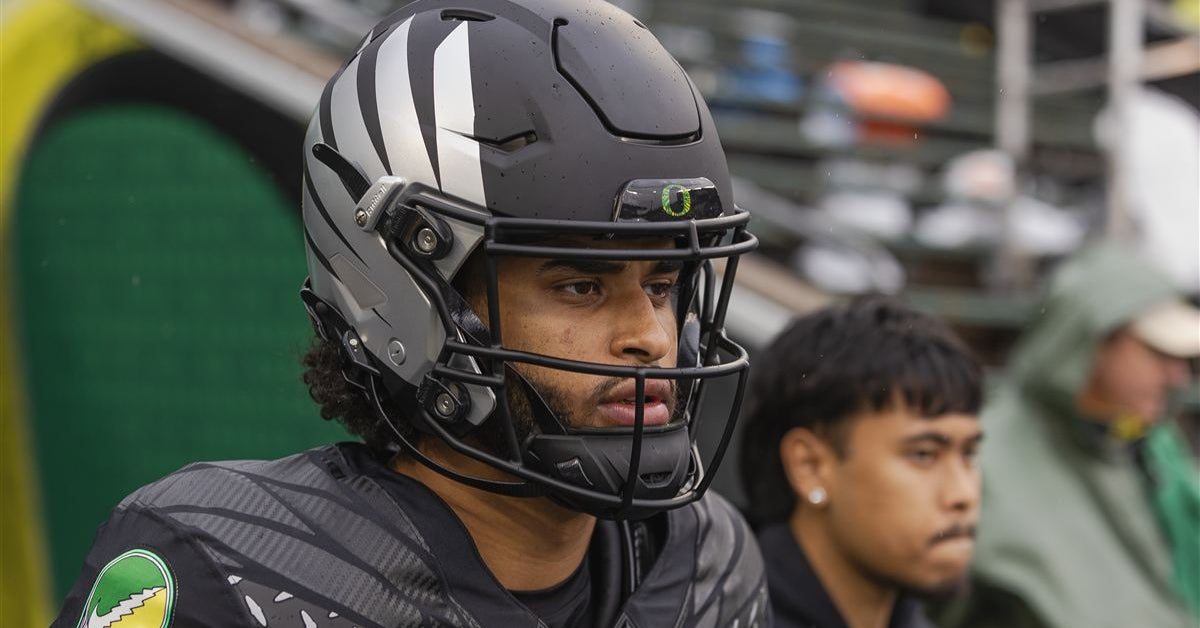 ‘He’s doing great’: Oregon quarterback Dante Moore ready to return at Iowa