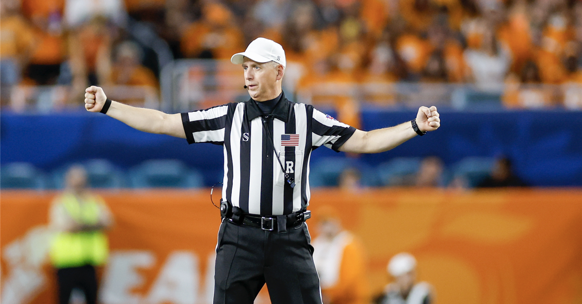 College football could adopt two-minute warning for 2024 season, per report