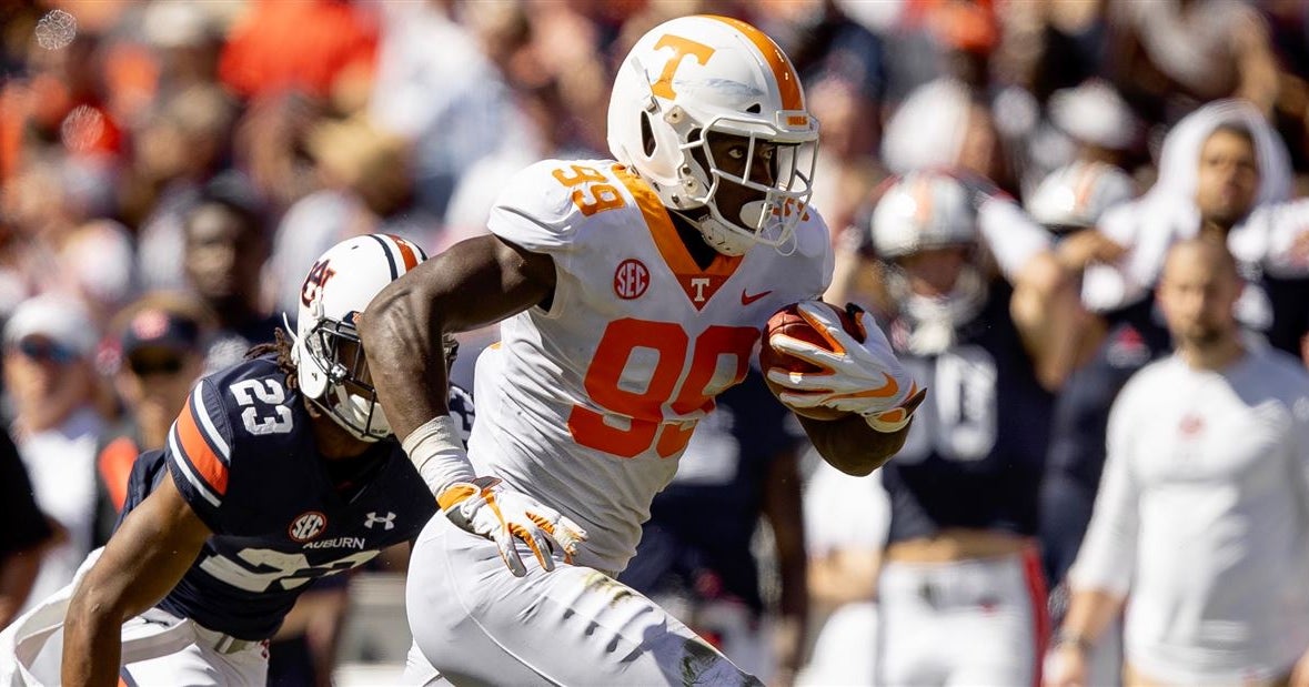 Former Tennessee EDGE Jonathan Kongbo signed with Denver Broncos ...