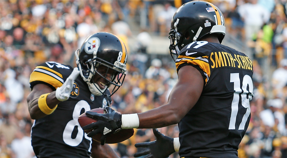 Steelers Celebrate 29-14 Victory Over The Bengals