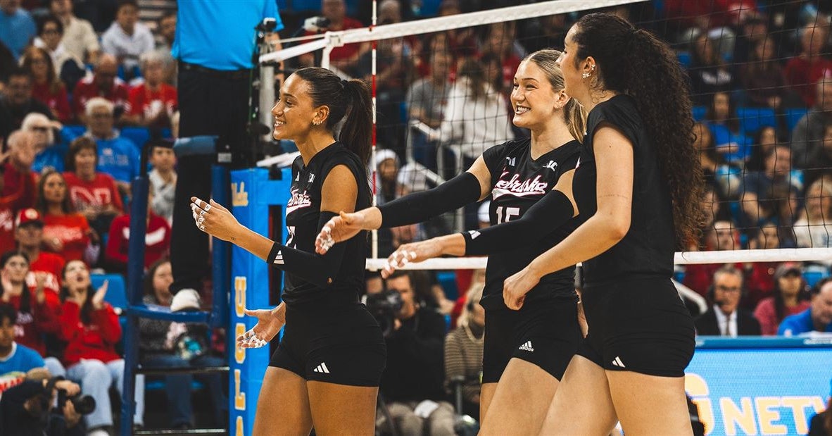 Set streak ends, but Huskers continue rolling on West Coast trip Set streak ends, but Huskers continue rolling on West Coast trip