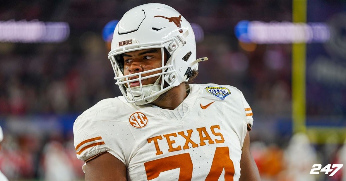 Latest on Texas left tackle Trevor Goosby's recovery timeline after suffering a bone bruise in his left knee