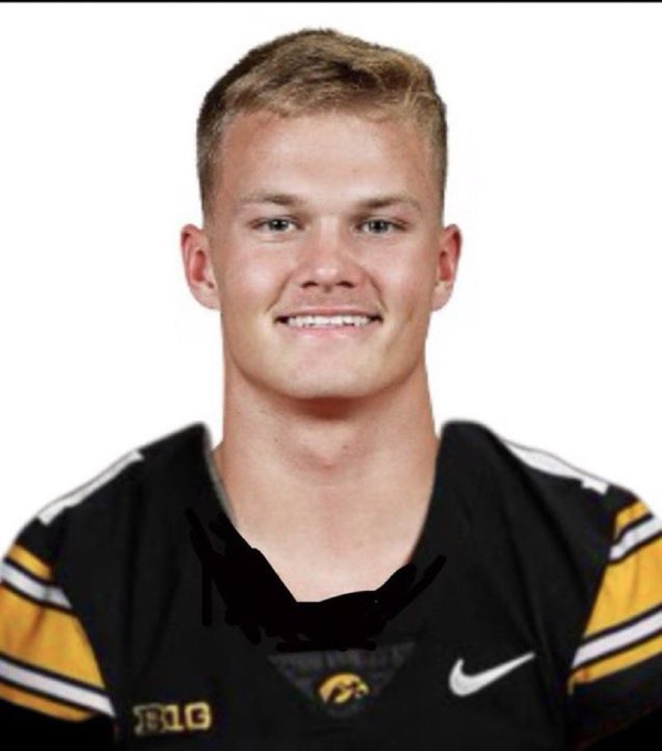 Iowa quarterback Deacon Hill enters the transfer portal