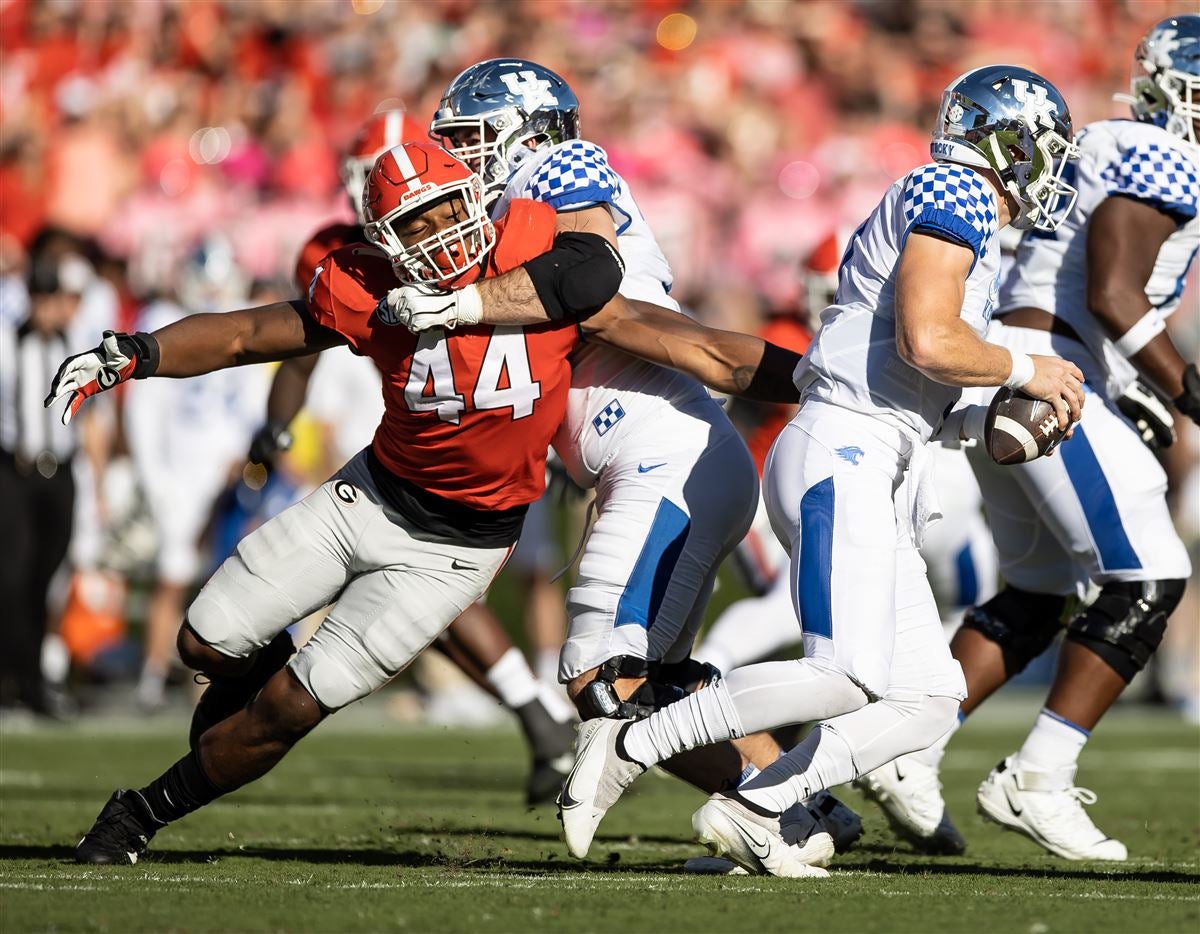 Devonte Wyatt's first sack of 2023 goes for 11-yard loss