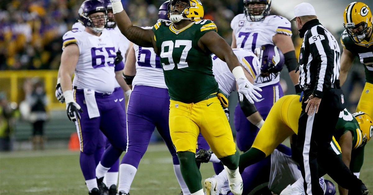Which Packers will benefit most from the change to a four-man front?