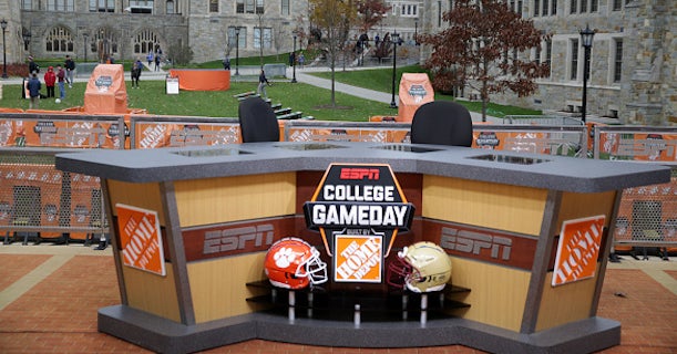 Desmond Howard tests positive for COVID-19, will work from home