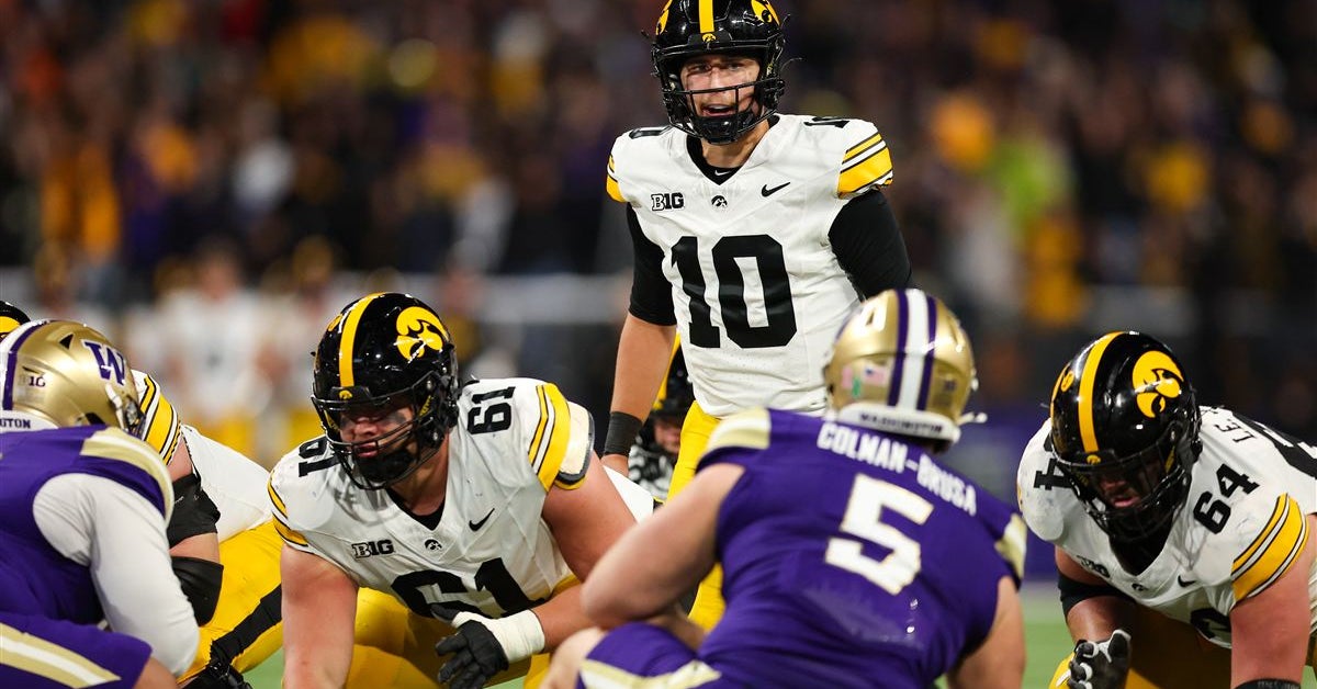 Iowa Quarterback Jeremy Hecklinski Set to Start at Minnesota