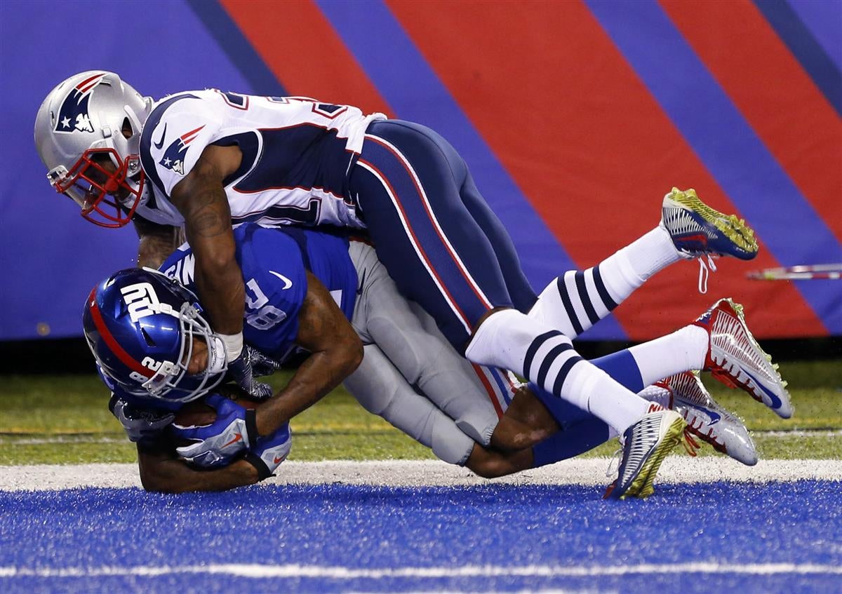 Roger Lewis Jr. #82 of the New York Giants warms up before the game News  Photo - Getty Images