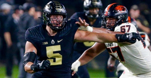 247Sports on X: The latest 2022 NFL Mock Draft from @ryanwilsonCBS has  Matt Corral going to the Tennessee Titans at the No. 26 overall pick:    / X