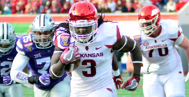 Why Running Back Alex Collins Wears a Super Dark Facemask Visor