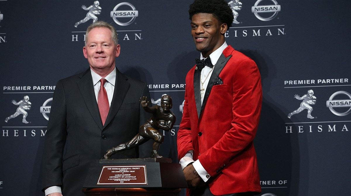 Look at Lamar Jackson's incredible Heisman suit jacket, which he