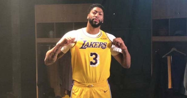 Anthony Davis Makes First Public Appearance In Lakers Uniform