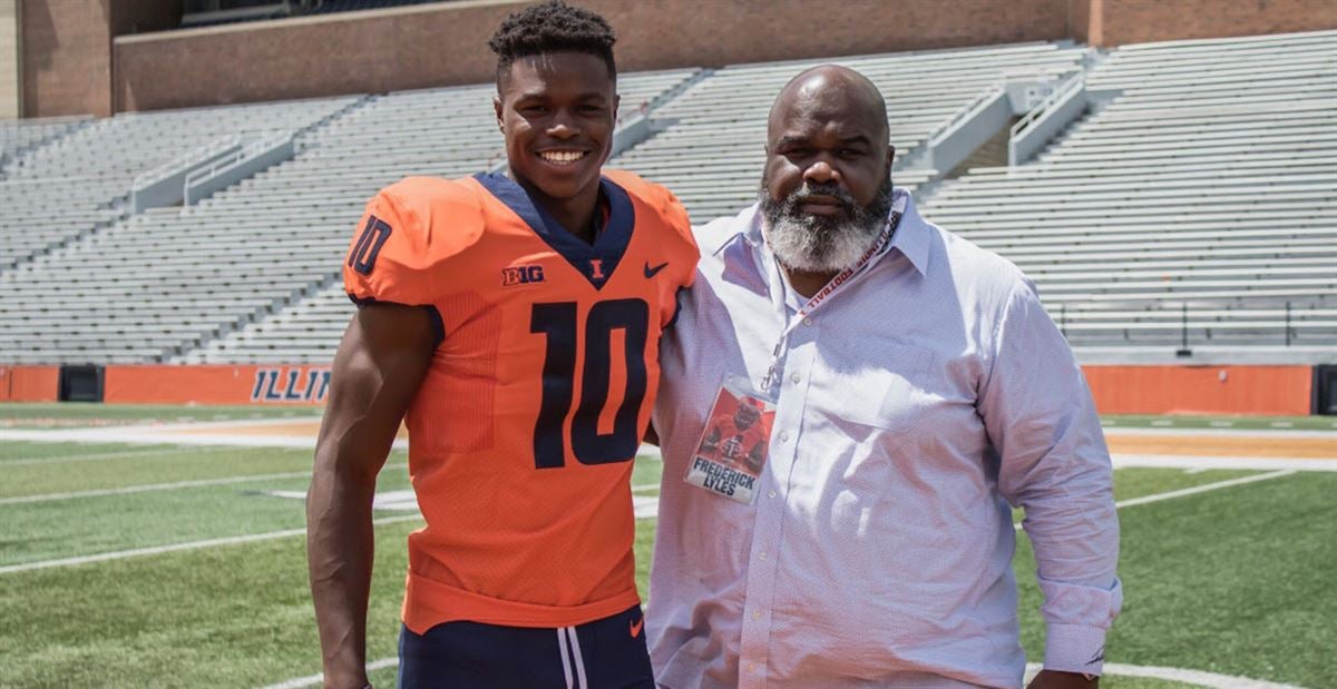 Illini football training camp: outside linebacker Seth Coleman