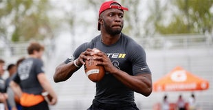 Watch: Gators QB commit Jones throwing at camp Watch: Gators QB commit Jones throwing at camp