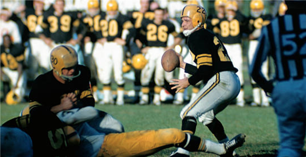 Pittsburgh Steelers Donnie Shell of the Pittsburgh Steelers tackles News  Photo - Getty Images