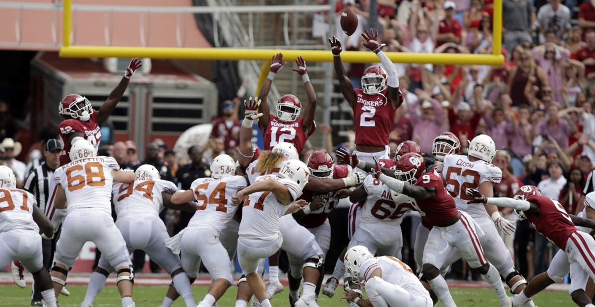 Ex-Lake Highlands kicker and Texas specialist Phil Dawson to