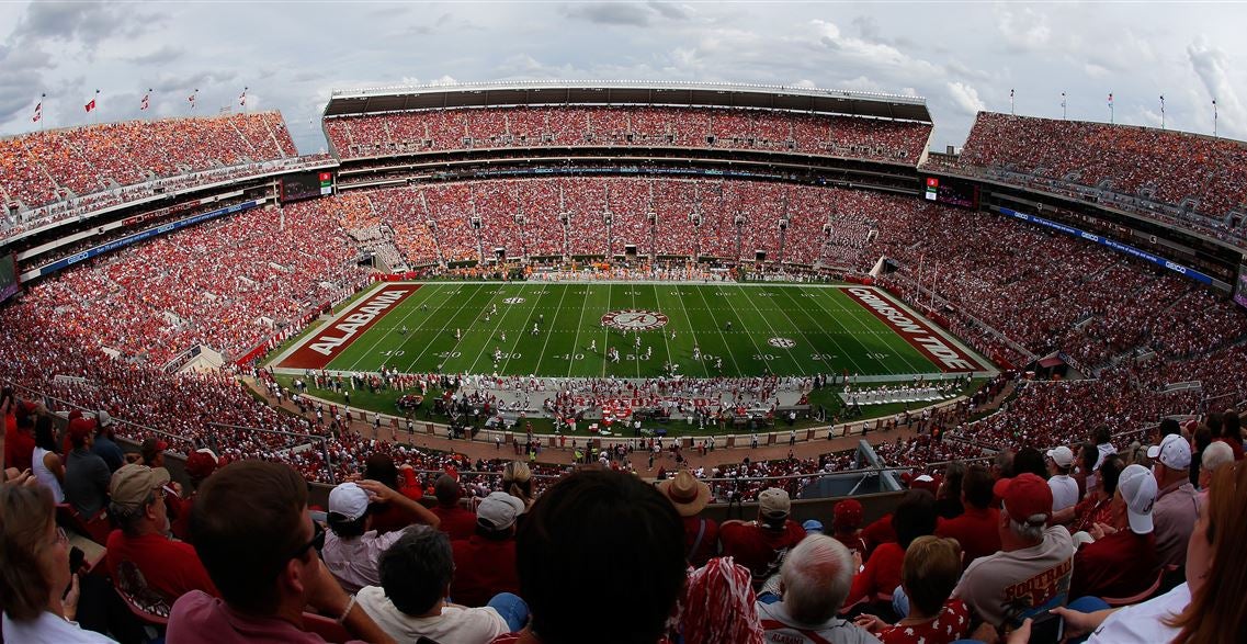College football's 25 largest stadium capacities for 2023 season