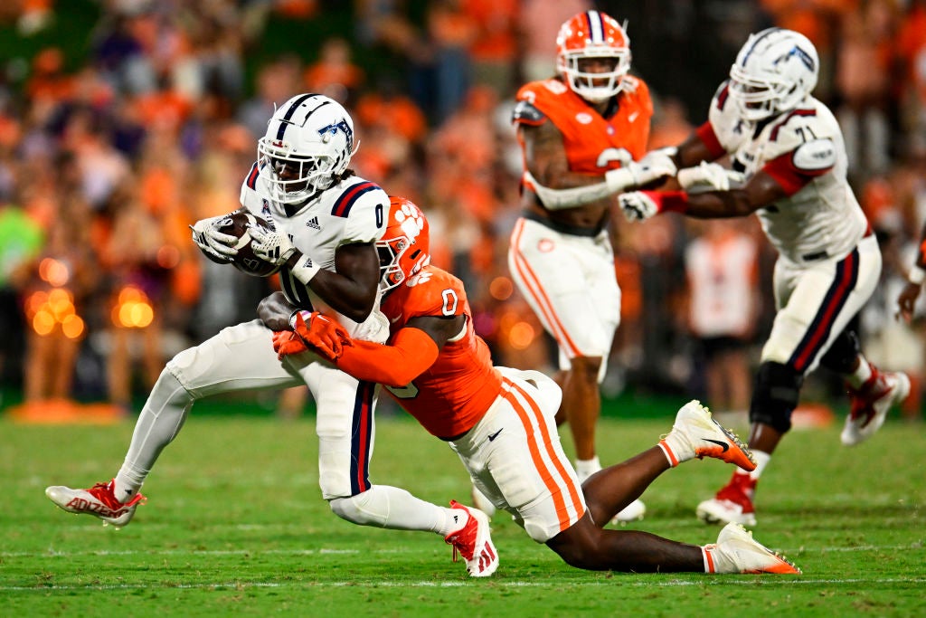 FAU wide receiver Tony Johnson to enter transfer portal