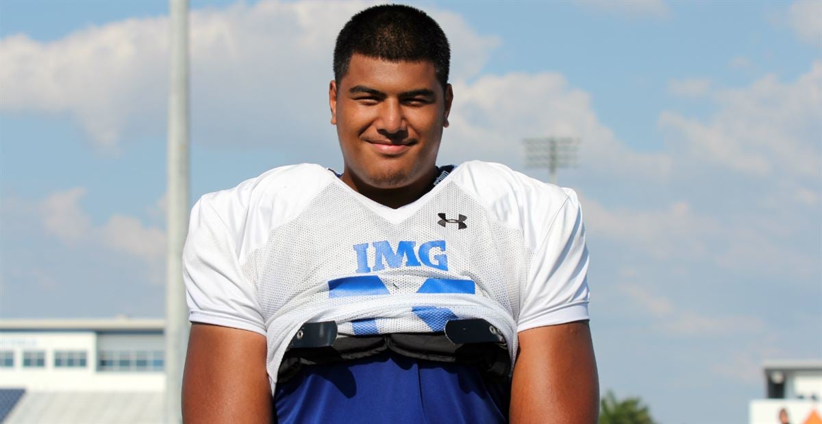 Portrait of IMG Academy offensive tackle Daniel Faalele posing in News  Photo - Getty Images