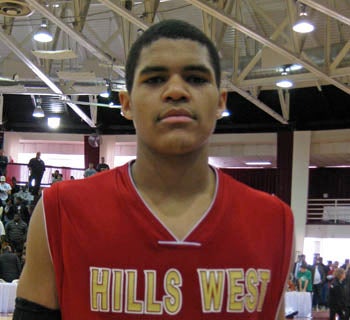 Tobias Harris' jersey retired at Riverhead vs. Half Hollow Hills West game  - Newsday