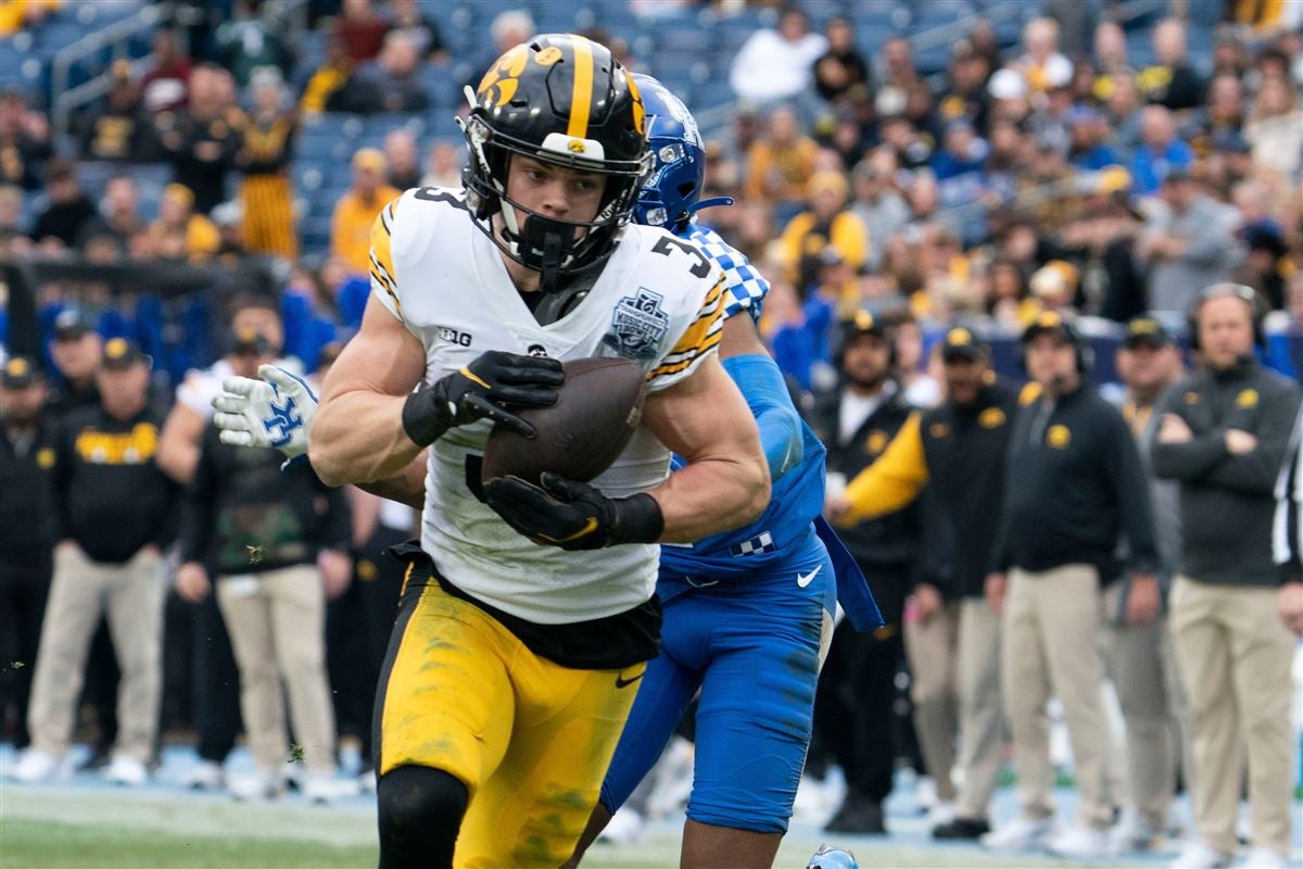 Iowa Football: 9 Hawkeyes headline PFF's preseason All-Big Ten team