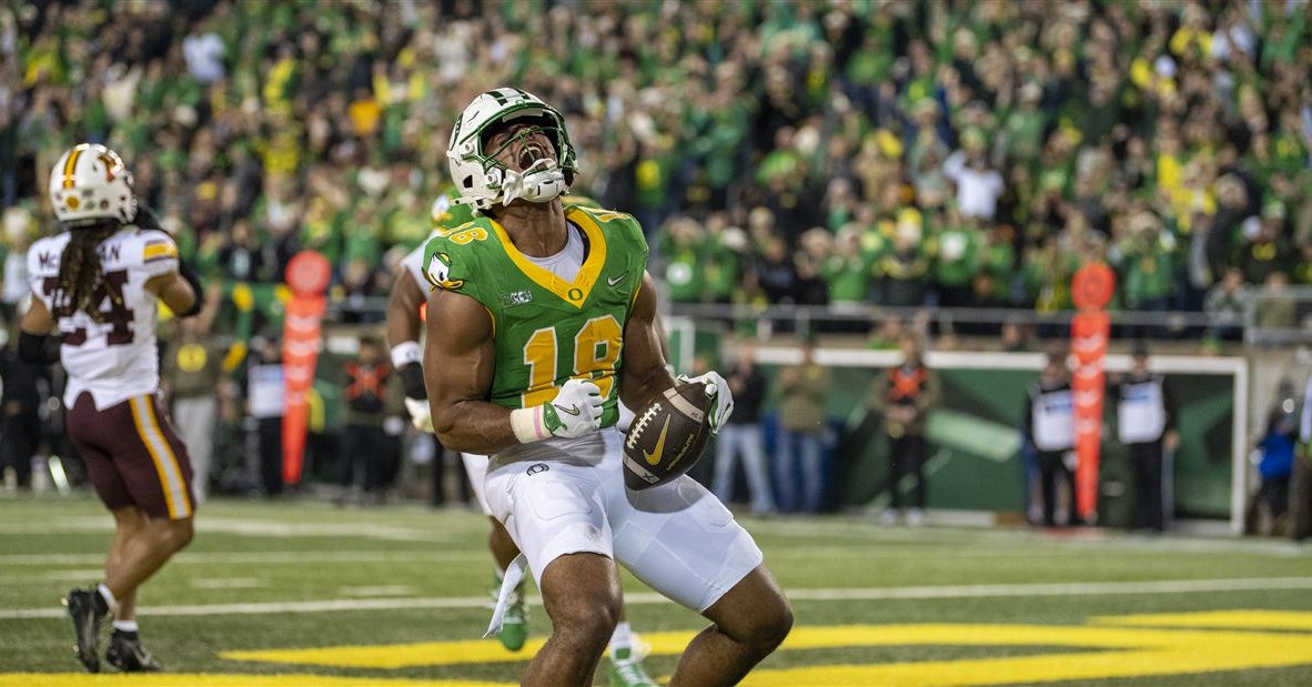 Kenyon Sadiq’s career day leads the way for No. 8 Oregon’s depleted pass-catching unit