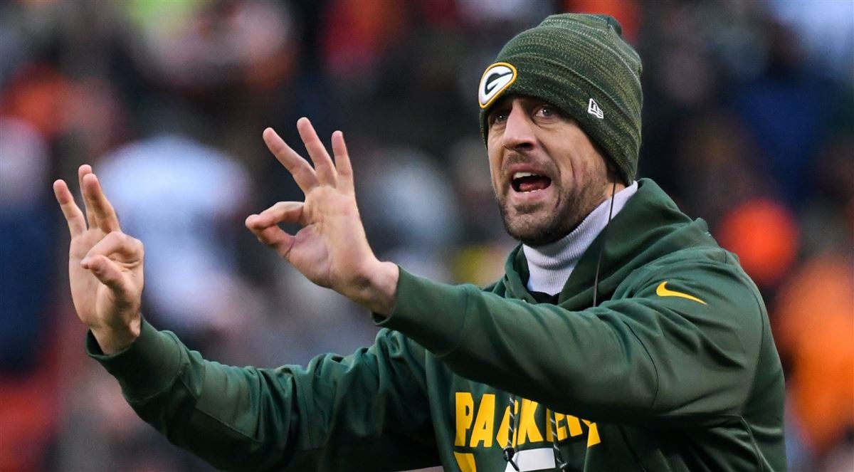 Aaron Rodgers calls out ESPN's Adam Schefter, Dianna Russini for texting  him: 'Lose my number'