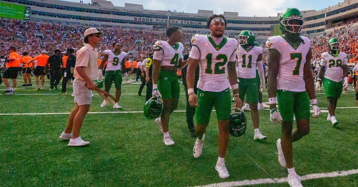 Oregon tumbles hard, but remains inside the Top 25