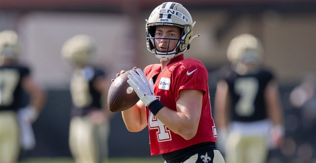 Raiders training camp: Derek Carr has big appreciation for Alex Ingold -  Silver And Black Pride