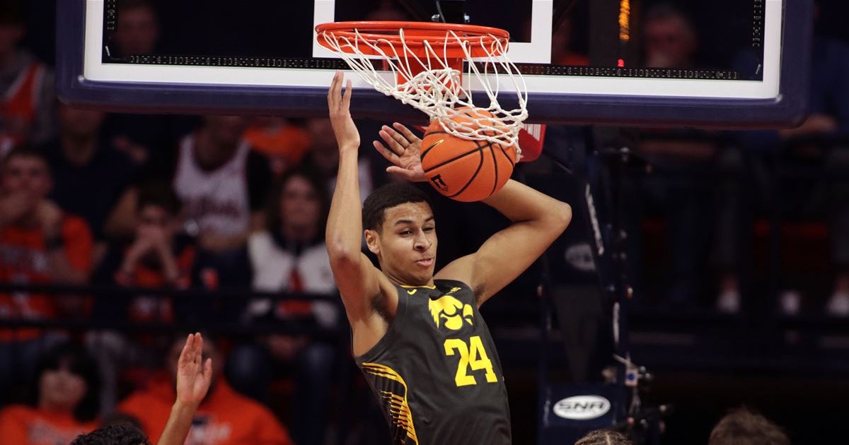 Iowa Basketball Kris Murray enters 2022 NBA Draft, maintains college