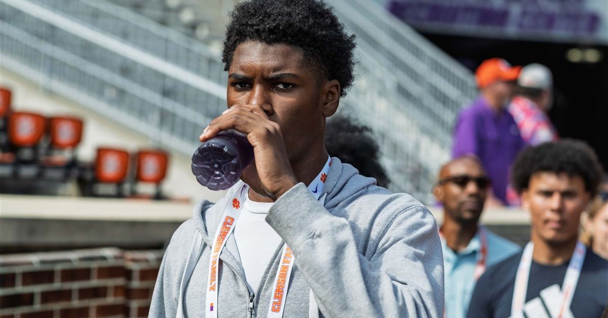 South Carolina makes another strong impression on recruits, as Gamecocks defeat Coastal Carolina