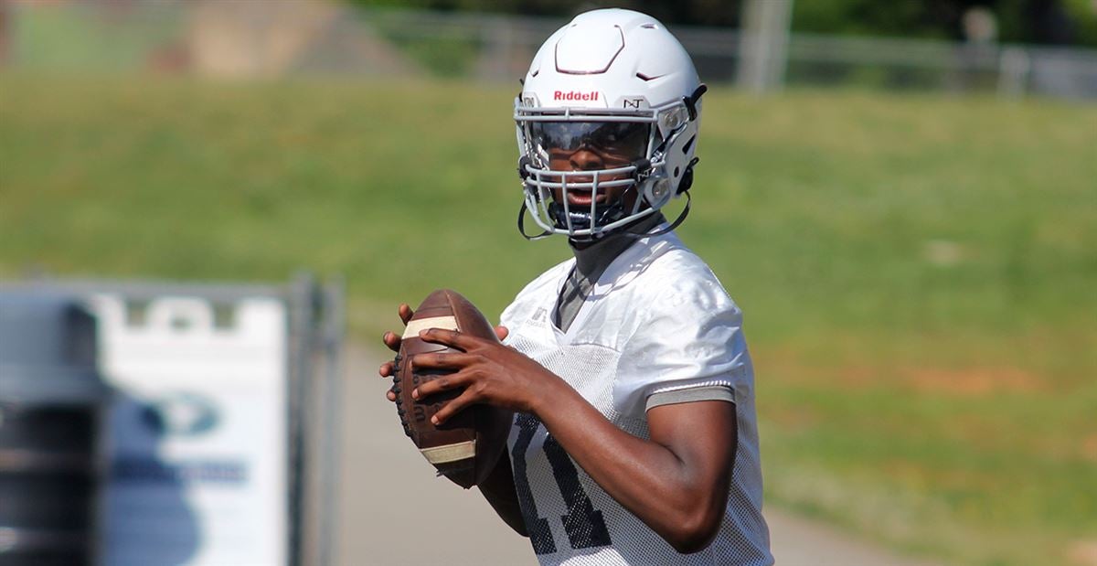 NFL QB Hendon Hooker Announces Youth Football Camp in Knoxville