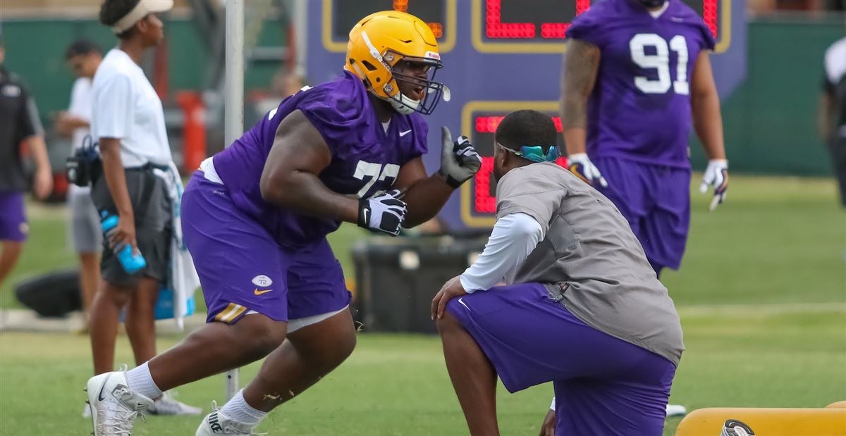 From counted out to counted on: How Tyler Shelvin lost weight, gained trust  and now anchors the LSU D-line - The Athletic