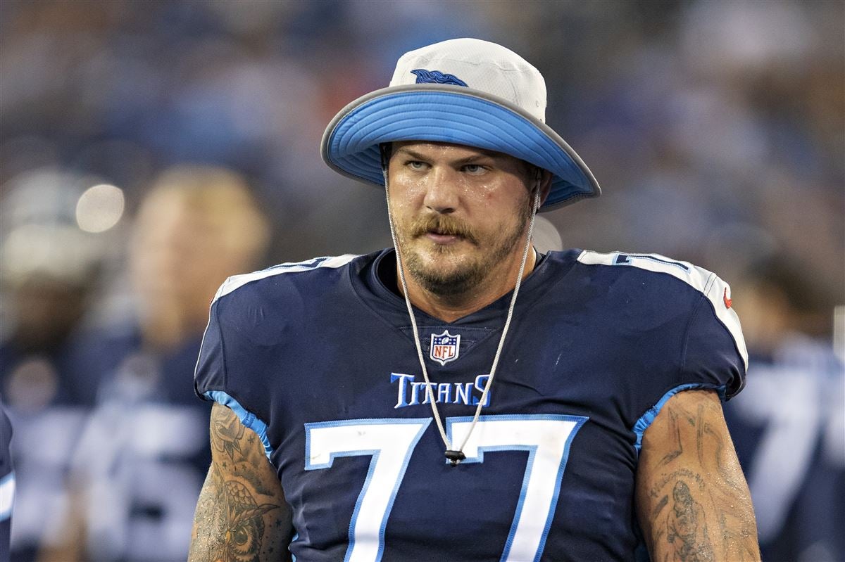 Tennessee Titans LT Taylor Lewan to report to training camp 