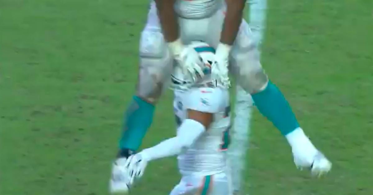 Dolphins' Christian Wilkins performs epic touchdown celebration vs Jets