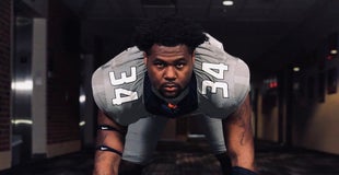 Penn State offers 2021 defensive tackle Penn State offers 2021 defensive tackle