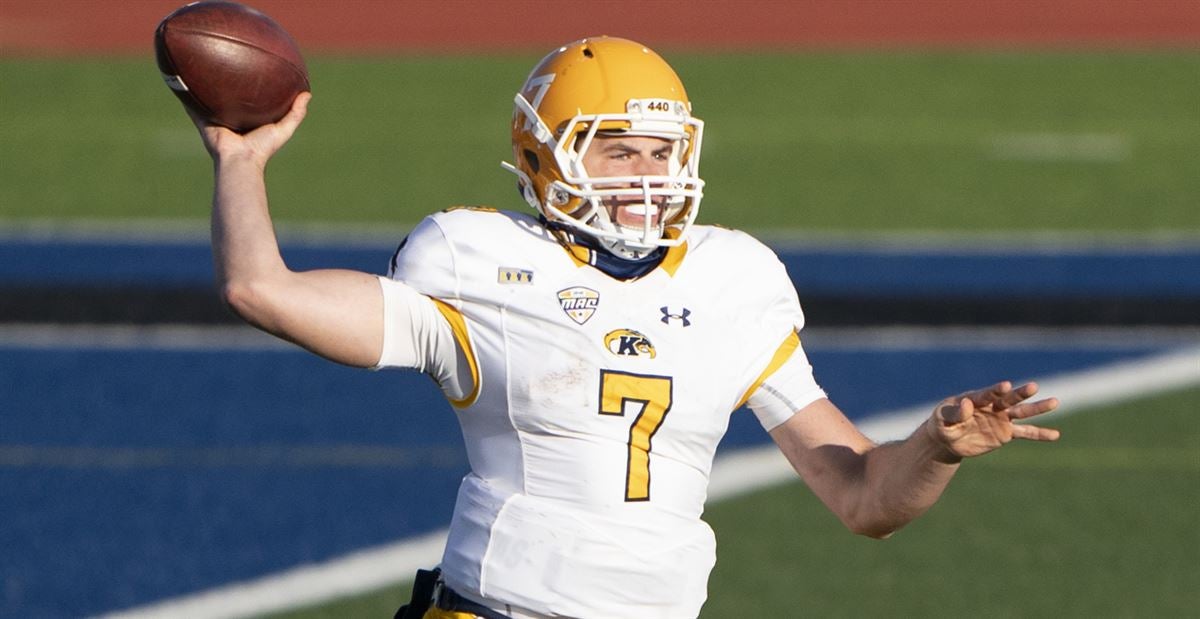 Kent State quarterback Dustin Crum runs a drill during the NFL football  scouting combine, Thursday, March 3, 2022, in Indianapolis. (AP  Photo/Darron Cummings Stock Photo - Alamy