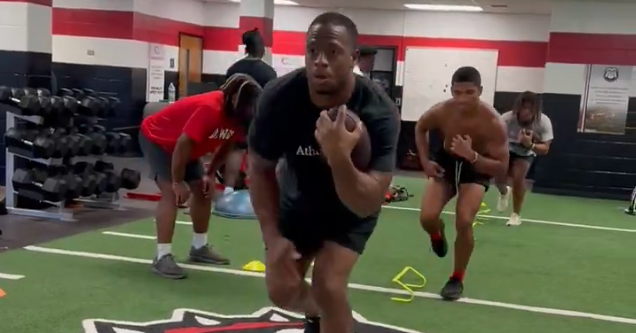 Browns RB Nick Chubb shows off rigorous workout routine after knee injury