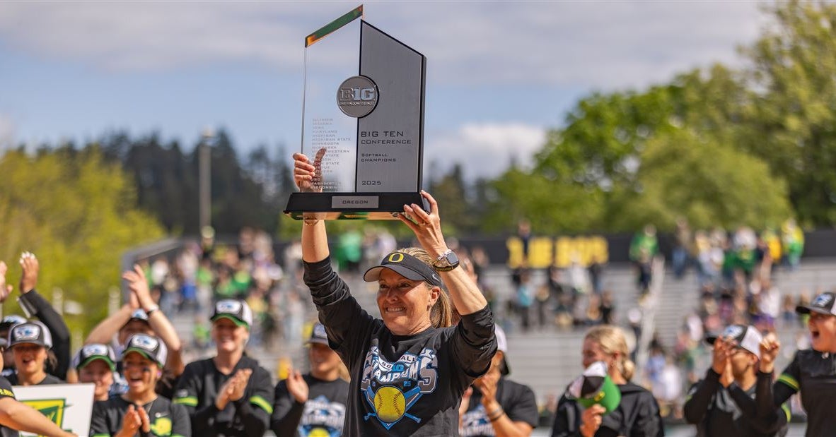 Oregon softball HC Melyssa Lombardi and nine Ducks receive honors from Big Ten
