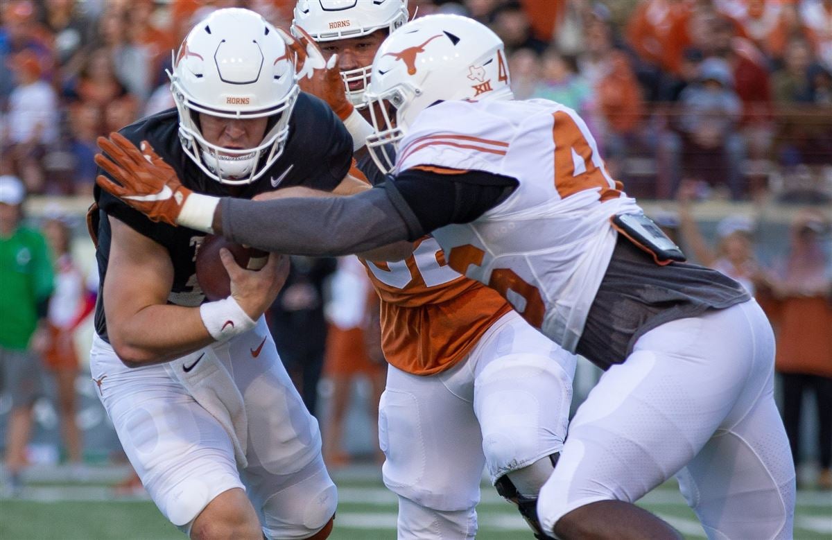 Freshman Shane Buechele inserts himself into Texas QB race