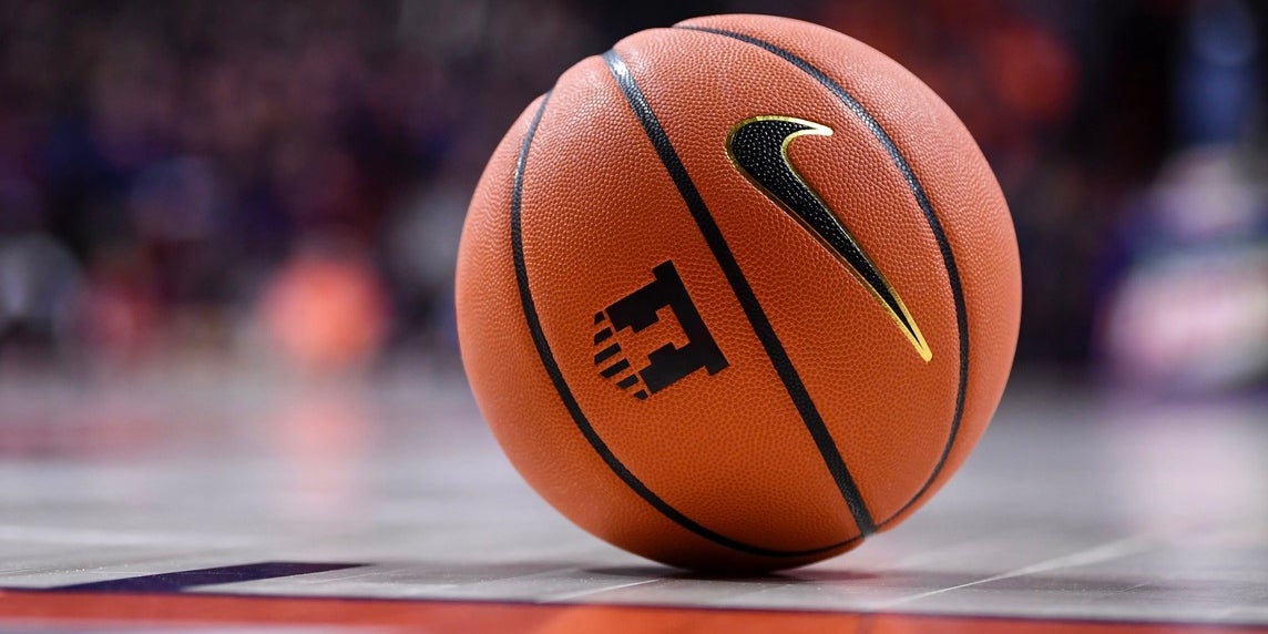 Illini Inquirer AM Illini stick with the Swoosh in new Nike deal Michigan hoops ...