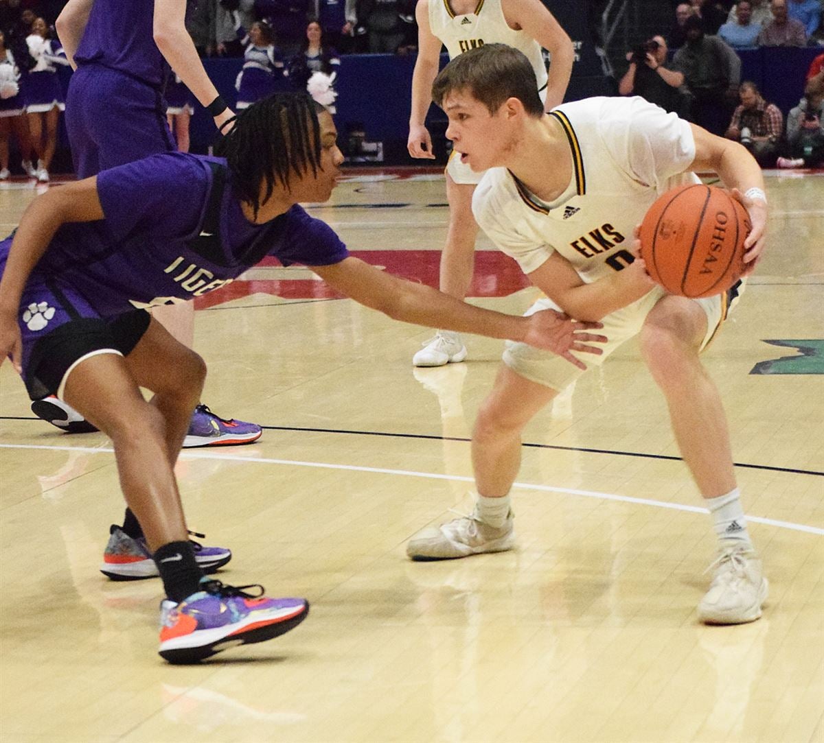 Pick Central's Royal leads Tigers back to state title game with win