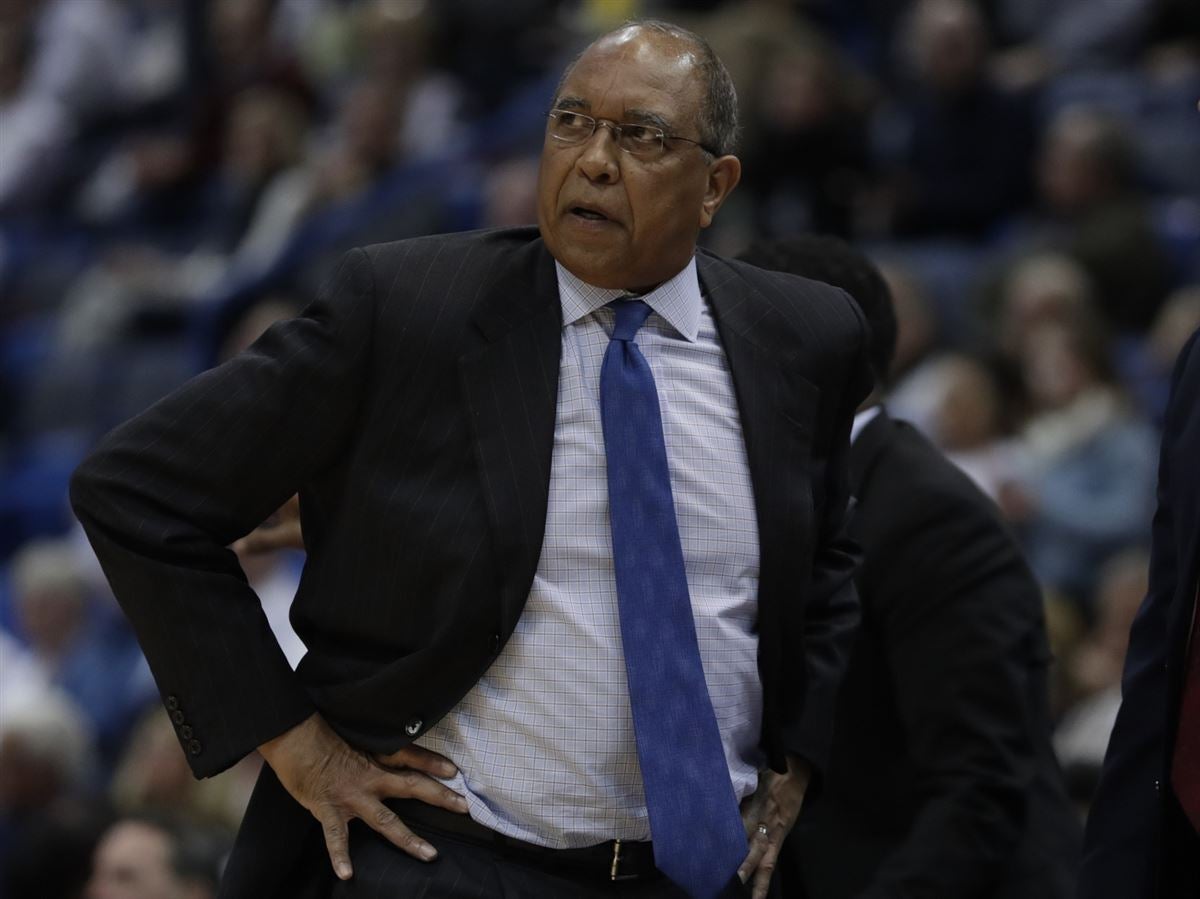 Head coach Tubby Smith officially signs contract with Memphis