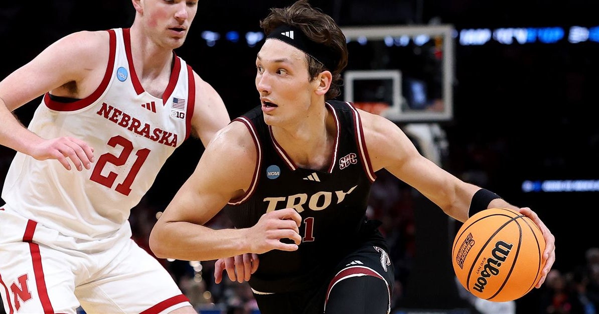 Troy forward Thomas Dowd commits to Auburn