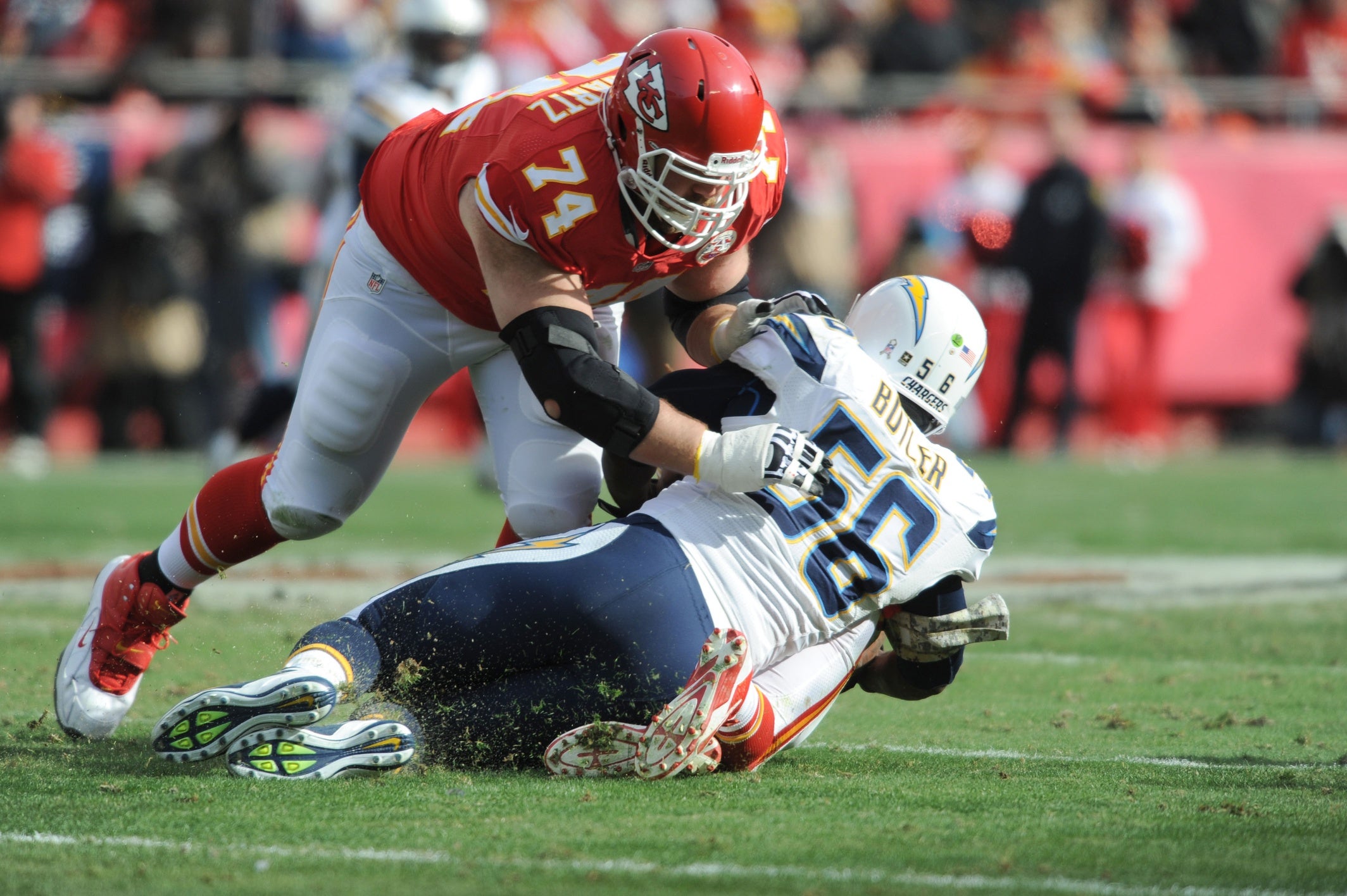 Dee Ford can help fill Saints' pass-rushing void in 2022