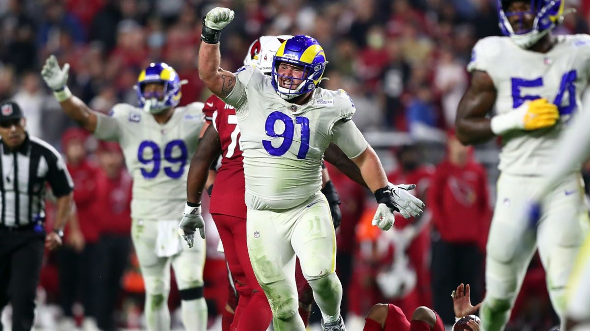 Huskies' Greg Gaines has tackled marriage, cliff-diving and college  football. Is the NFL next?